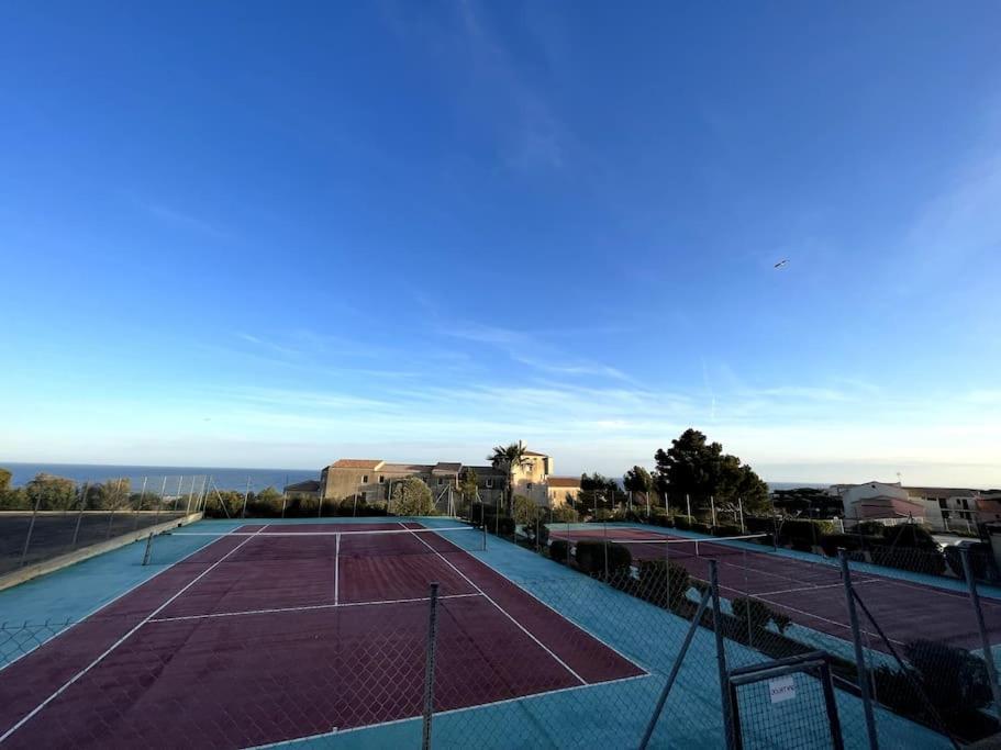 St-Pierre-La-Mer, Bel Appartement A Dans Residence Avec Piscine Et Tennis Entre 5 Et 10 Min De La Plage Fleury  Kültér fotó